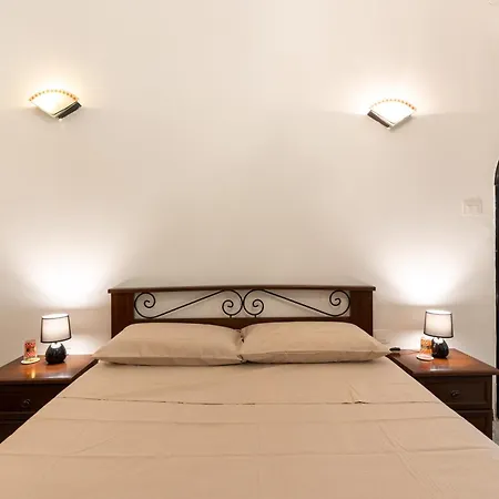 House - Free Wifi - Secret Garden Holiday home *