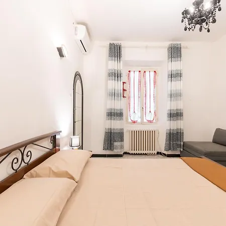 Holiday home House - Free Wifi - Secret Garden *