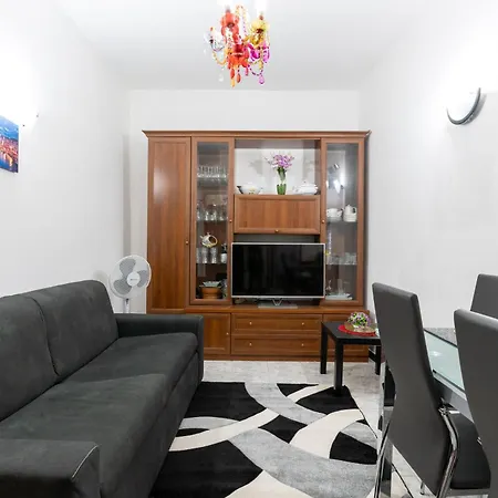Holiday home House - Free Wifi - Secret Garden