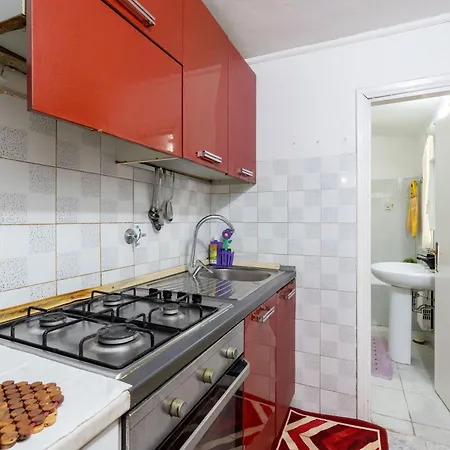 House - Free Wifi - Secret Garden Holiday home *